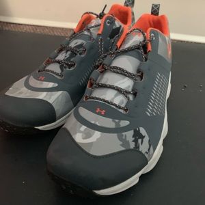 Under Armour Men’s 13 Water/Hiking shoes Grey Camo